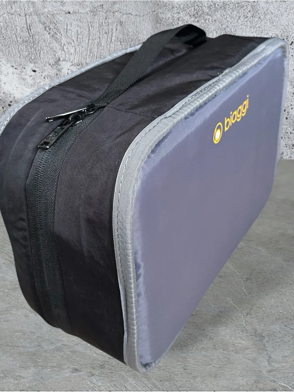 Biaggi roller bag duffel compact 4 wheels black like new 17” high luggage
